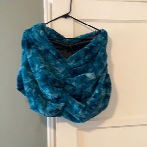 STAPLES SCARF